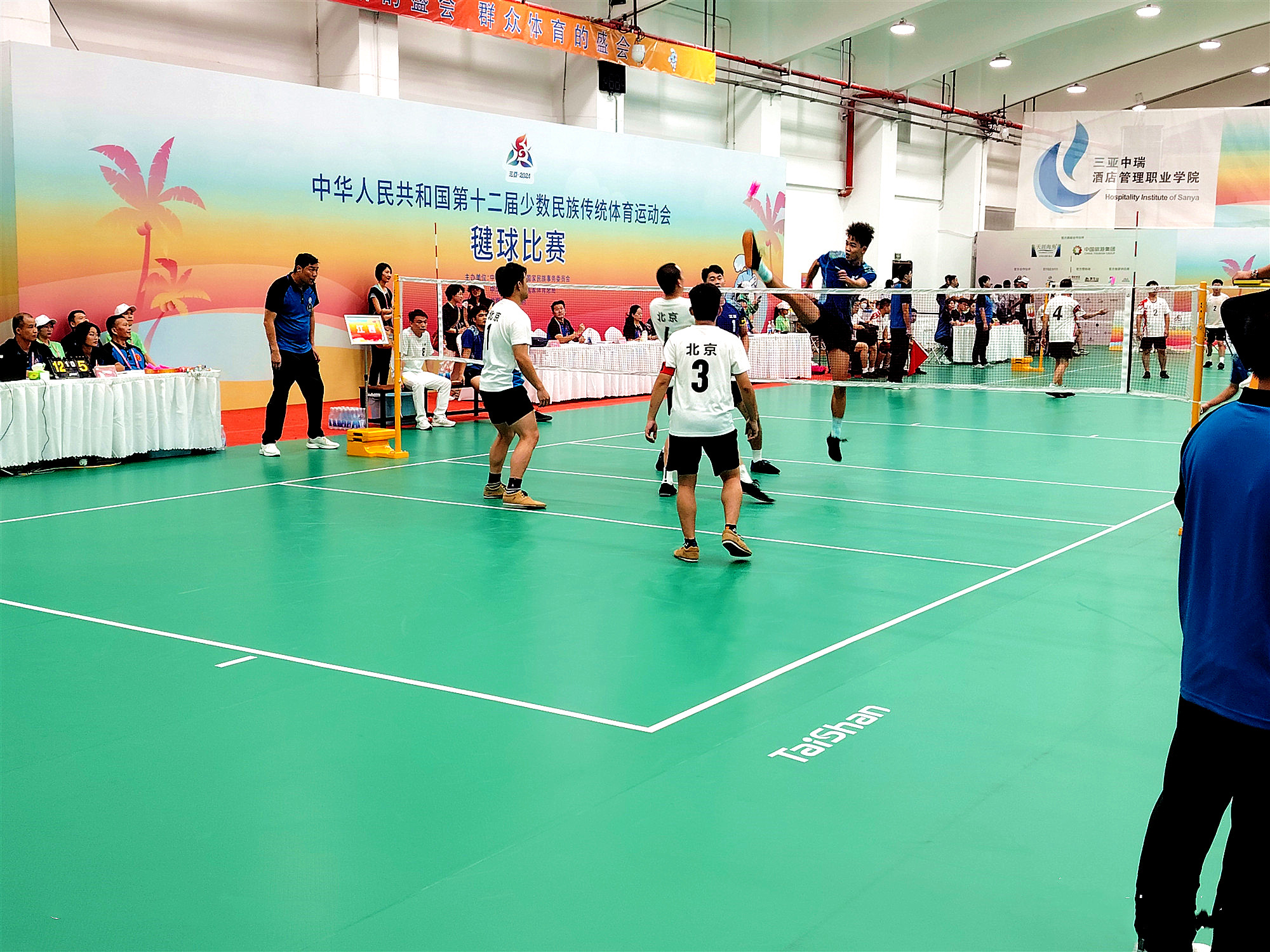 奥运品质｜pt古怪猴子体育各类场地器材亮相第十二届全国少数民族传统体育运动会